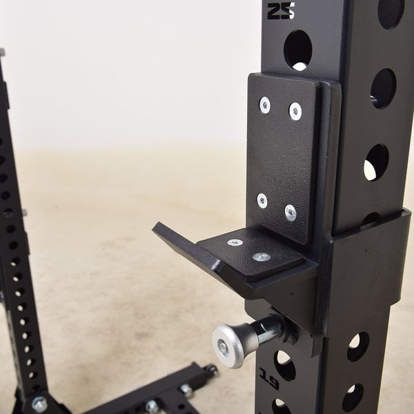 Detta half rack har nylonklädda J-hooks